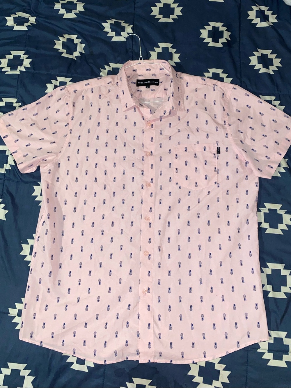 NWOT Men’s Pink Pineapple Dress Shirt